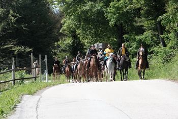 KREKOVA KONJENICA IZ ŠENTJANŽA NA TRIDNEVNI JEŽI PO MEJAH SEVNIŠKE OBČINE