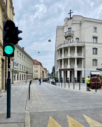 Obnovili bomo tlake na Cankarjevi ulici, ki bo za promet zaprta do 7. septembra