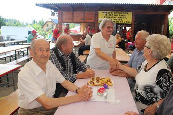 Foto utrinki: KORK gostil srečanje starejših v Novi Cerkvi