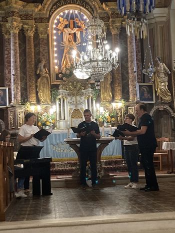 Mešani vokalni kvartet Shalom je obogatil sveto mašo