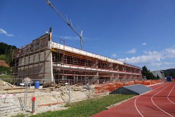 Osnovna šola Brinje Grosuplje z novim prizidkom že dobiva svoje obrise