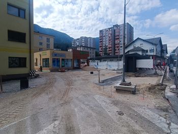 Dela na Trgu prijateljstva se bodo zaključila v prvih dneh septembra