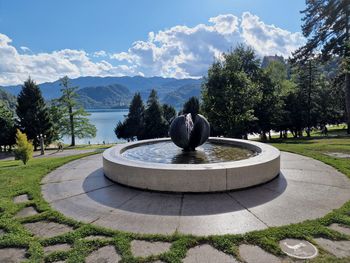 Voden ogled po Poti skulptur Slavka Oblaka