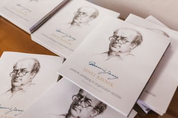 Ponatis monografije o Janezu Ravniku