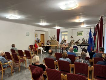 Poletni popoldan poezije
