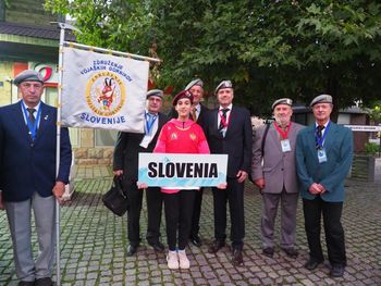Člani združenja vojaških gornikov Slovenije na 38. kongresu Mednarodne federacije vojaških gornikov v črnogorskem Kolašinu