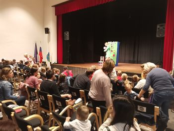 25. sezono Otroškega abonmaja Levček začeli s Silno vljudno predstavo 
