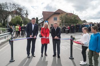 Slavnostno odprtje prenovljene ceste Spodnja Slivnica-Grosuplje