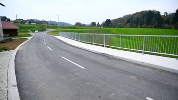 Odprli prenovljeno cesto med Dolenjimi Kamencami in Potočno vasjo