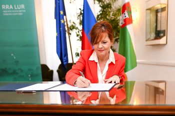 Župani enaindvajsetih občin Ljubljanske urbane regije podpisali sporazum za vzpostavitev enotnega sistema javne izposoje e-koles
