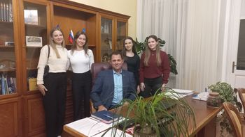 Sprejem zlatih maturantk pri županu