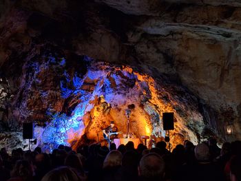 ČAROBNO MARTINOVANJE V KROMPIRJEVI JAMI Z VLADOM KRESLINOM