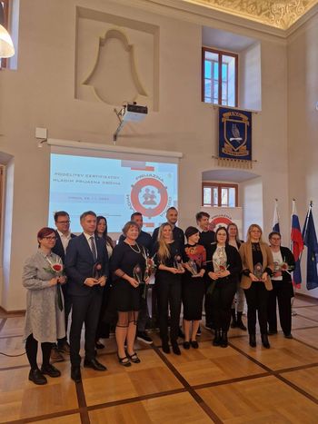 Devet občin prejelo plakete Mladim prijazna občina, med njimi tudi občina Jesenice