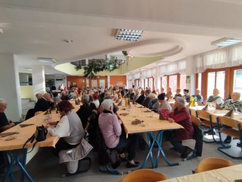 SPREJEMA ZA STAREJŠE IN MLAJŠE