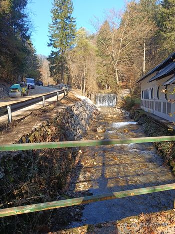 Popolna zapora Cest v Rovte 27/29 – šolski avtobus ne bo vozil