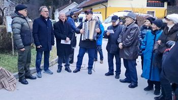 Foto utrinki: Jaslice v Ulici ljubezni in cvetja v Novi Cerkvi