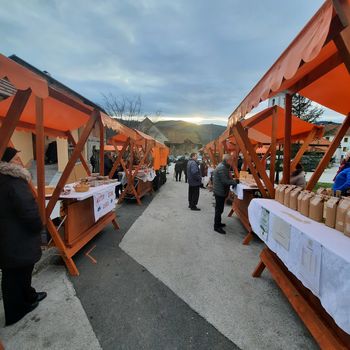Pestra vencembrska nedelja