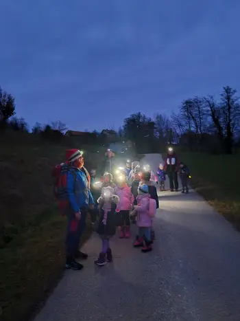 Z lučkami na prižig lučk
