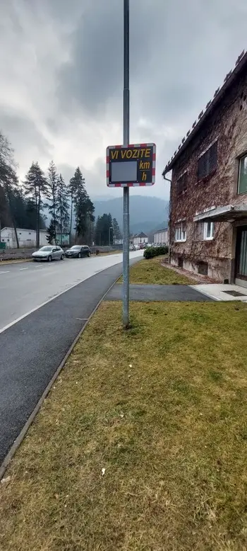 PRIKAZOVALNIK HITROSTI PRIKAZOVALNIK HITROSTI