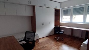 Na Smrečnikovi ulici na voljo bivalne enote za študente in dijake