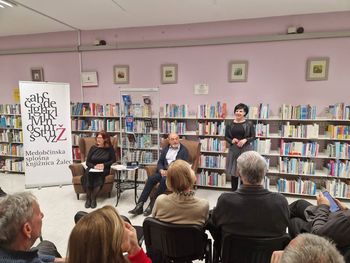 Utrip domoznanstva: predstavitev knjige Matjaža Lesjaka Okno