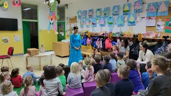 Bralna čajanka z babicami in obisk pravljičarke v Vrtcu Cirkovce