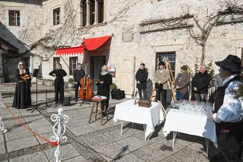 Obrezali trto na Blejskem gradu