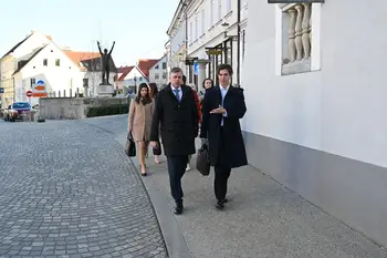 Župan z ministrom Mescem o zaposlovanju Romov