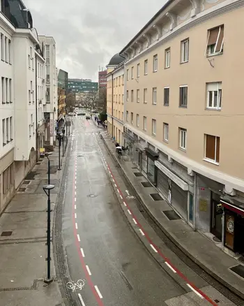 Prehitra in objestna vožnja na Ljubljanski cesti - MOC uvaja ukrepe za umirjanje prometa