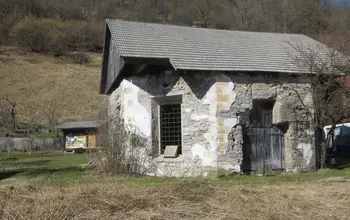 Posvet o ureditvi ostanka stare župnijske cerkve v Žireh