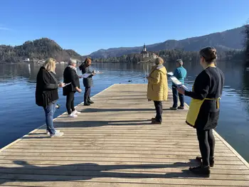 Delavnica akvarela na prenovljenih pomolih v Mali Zaki