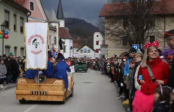 Na Vranskem pustnem karnevalu več tisoč obiskovalcev
