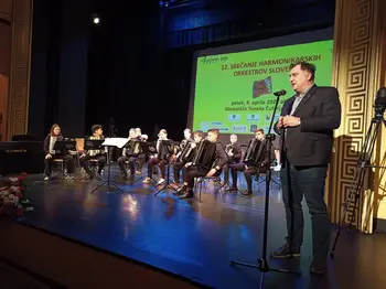 Zvoki 350 harmonik odmevali na Jesenicah