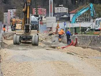 Stanovanjski dvojček na Jesenicah – gradnja in komunalna ureditev v teku