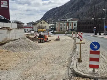 Stanovanjski dvojček na Jesenicah – gradnja in komunalna ureditev v teku