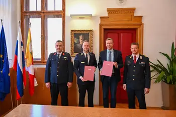 Gasilci PGD Ždinja vas podpisali pogodbo za nakup novega gasilskega vozila