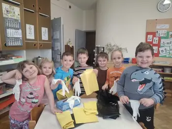Vrtec Jurček sodeloval pri čistilni akciji