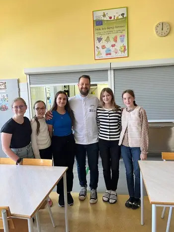 Bine Volčič obiskal OŠ Gornji Petrovci