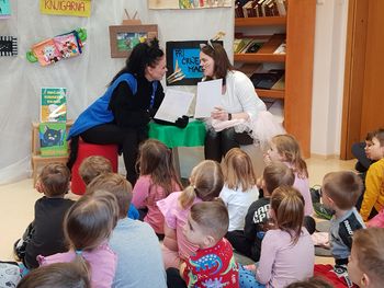 Pravljični maraton z mačkom Murijem v Občinski knjižnici Žalec