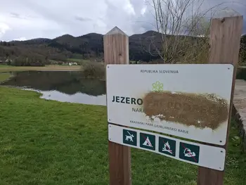 VANDALIZEM OB NARAVNEM SPOMENIKU JEZERO PRI PODPEČI ali NI VSE ZLATO, KAR SE SVETI