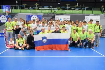 Slovenci osvojili 12. mesto na mladinskem svetovnem prvenstvu v floorballu