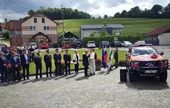 Župan dr. Peter Verlič: »Novo gasilsko vozilo bo pripomoglo k večji varnosti naših občank in občanov« Župan dr. Peter Verlič: »Novo gasilsko vozilo bo pripomoglo k večji varnosti naših občank in občanov«