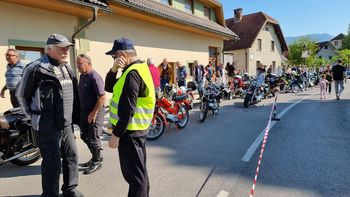 Parada starodobnih vozil v Naklem