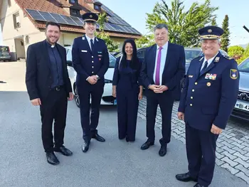 Župan dr. Peter Verlič: »Spoštovane gasilke, dragi gasilci, Občina Grosuplje ostaja in bo ostala vaš trden zaveznik« Župan dr. Peter Verlič: »Spoštovane gasilke, dragi gasilci, Občina Grosuplje ostaja in bo ostala vaš trden zaveznik«
