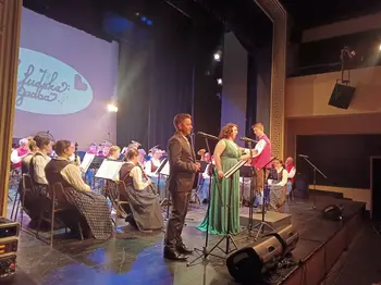 Godbeniki navdušili z Ljudsko z(g)odbo