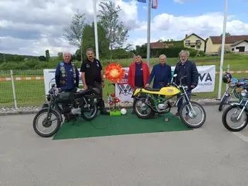 1. Srečanje in razstava Tomos mopedov E90 v Peskovcih
