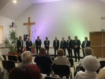 Mendoški oktet - iz srca v svet