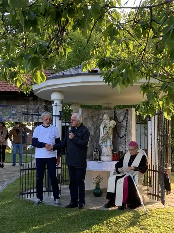 Šmarnice pri Bojanovičevi ekumenski kapeli 