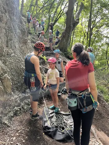 Zaključna plezalna tura za otroke v  plezališče Podgorje