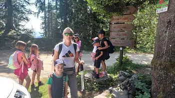 Mladi planinci na Veliki planini